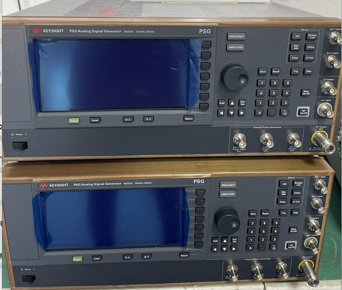 61cc07b6643cb.jpg E8257D.jpg