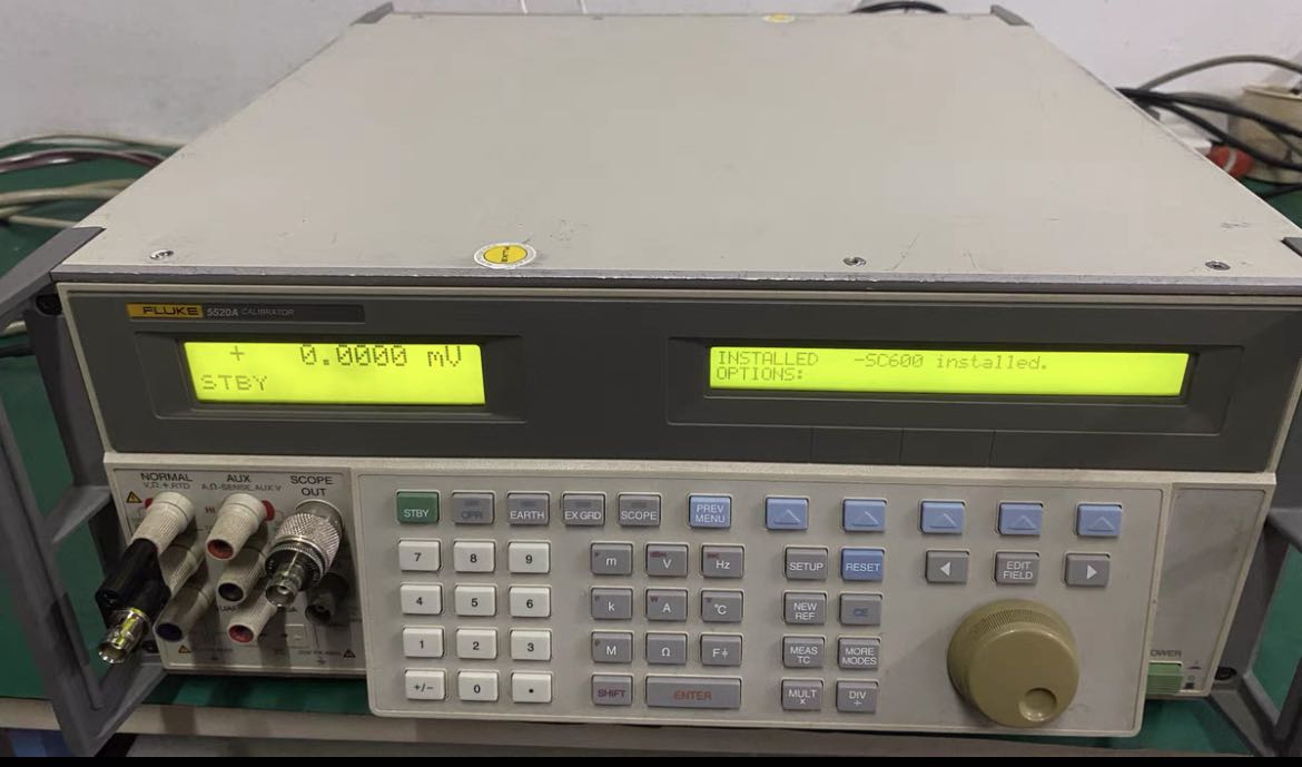 62425918dc7b7.jpg FLUKE5520.jpg
