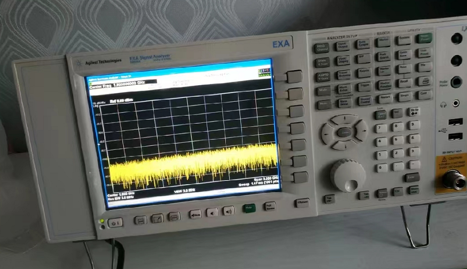 64866a7796394.png 頻譜N9010A.png