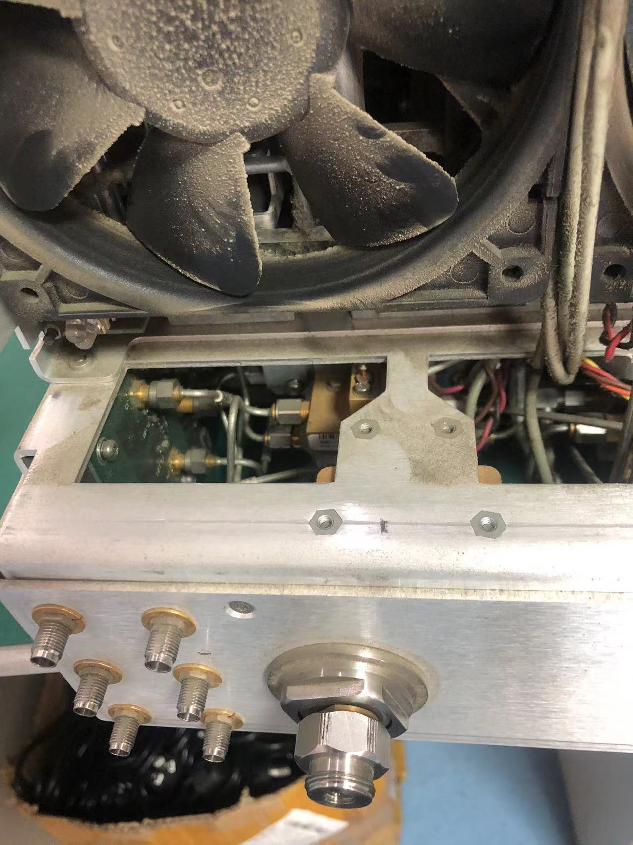 657923eb56967.jpg 維修網(wǎng)分E8363B 2.jpg